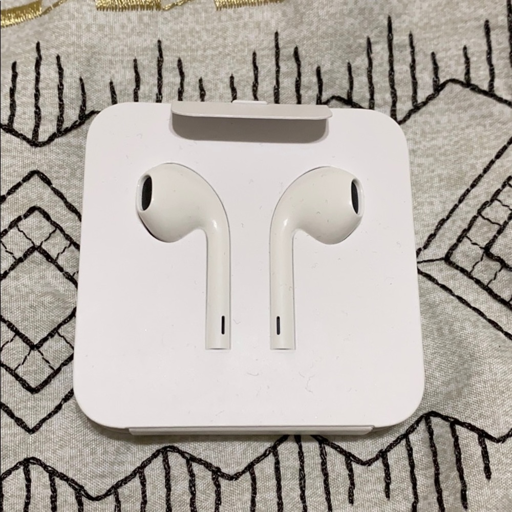 NWOT Apple EarPods